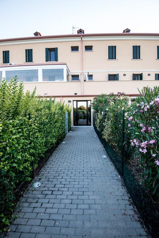 Parco Urbano Apartment Ferrara Cameră foto