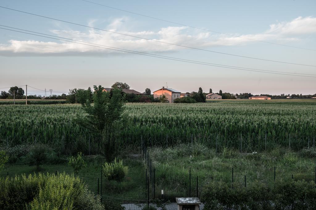 Parco Urbano Apartment Ferrara Cameră foto