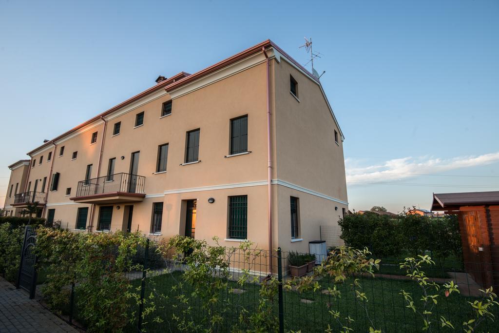 Parco Urbano Apartment Ferrara Cameră foto