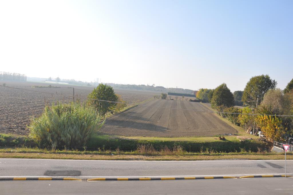 Parco Urbano Apartment Ferrara Cameră foto